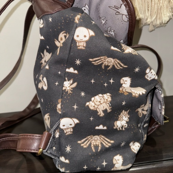 LOUNGEFLY HARRY POTTER CHIBI MAGICAL CREATURE RUCKSACK PREOWNED - Picture 4 of 15